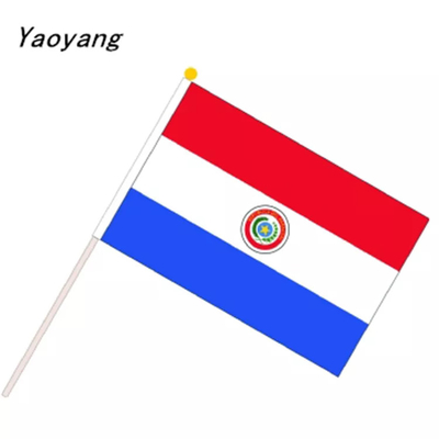 Της Χιλής χέρι - κρατημένο λογότυπο συνήθειας πολυεστέρα σημαιών υπαίθριο κυματίζοντας